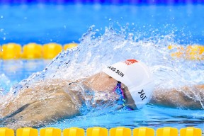 核心中场精准调度全场多次发动快攻展示极高比赛阅读能力，核心中单