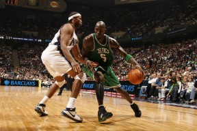 欧洲篮球超级联赛中，多支豪门球队实力对决，精彩纷呈，欧洲篮球联赛各队球星