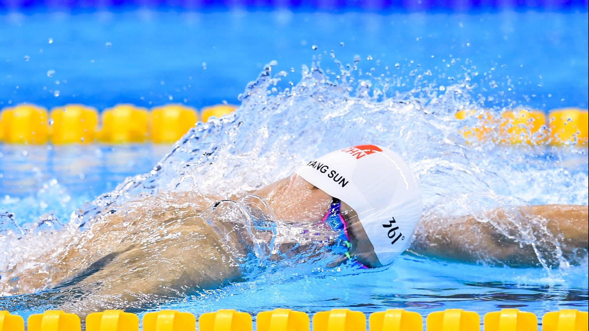 核心中场精准调度全场多次发动快攻展示极高比赛阅读能力,核心中单